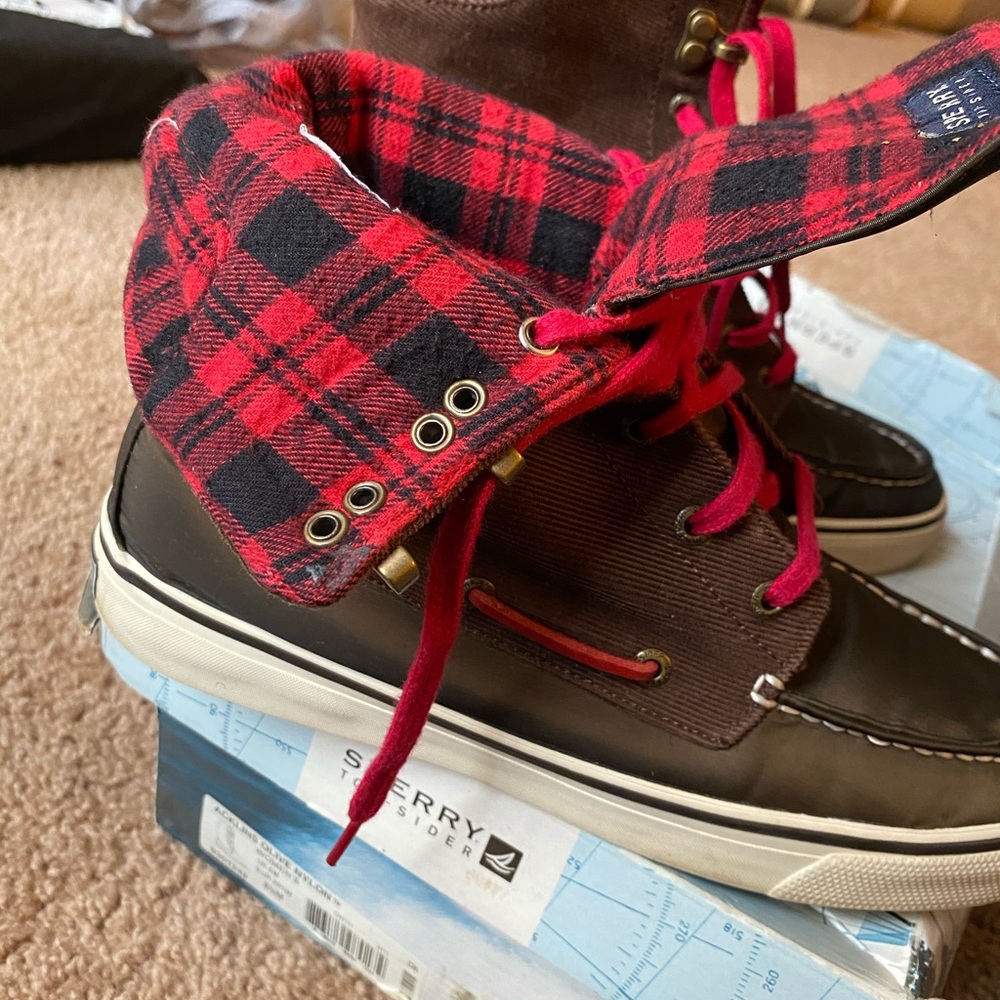 Women high top asperity